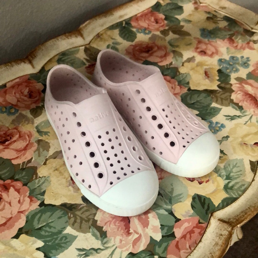 Native Jefferson shoes size 10c, milk pink.